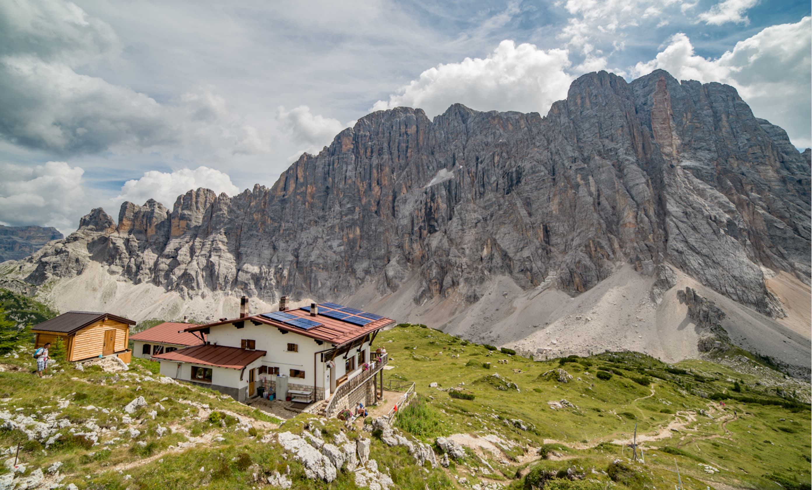 TREKKING TO THE TISSI REFUGE